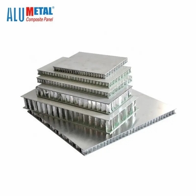 Panneau en aluminium anticorrosion de nid d'abeilles 0,5 - 3.0mm pour l'usage extérieur
