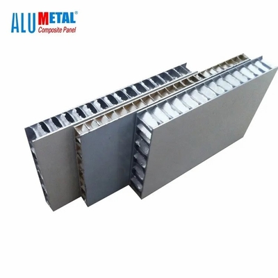 Panneau en aluminium anticorrosion de nid d'abeilles 0,5 - 3.0mm pour l'usage extérieur