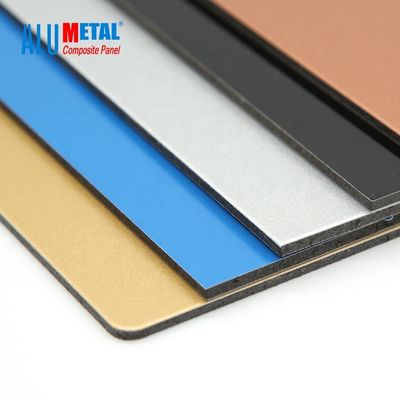 6mm Dibond le nano composé en aluminium de panneau publicitaire porté par un homme-sandwich de panneau de PE de 1500 x de 4000mm ignifugent