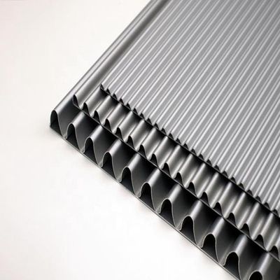 1500 x 4000 millimètres A2 franc ont ridé la toiture d'aluminium couvrent le panneau composé pour le LDPE de toit