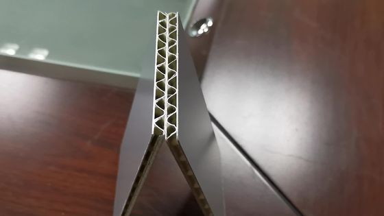 8mm ACP ont ridé les feuilles couvrantes ondulées en aluminium lambrisse le GV de lustre de 1500mm