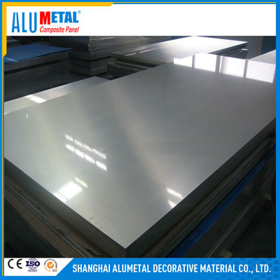2mm PVDF ont enduit le plat composé en aluminium de revêtement de cassette de l'argent 1220mm de panneau ACP