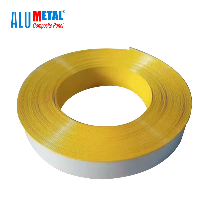 Bande en aluminium enduite enduite d'une première couche de peinture de bobine pour couvrir la décoration intérieure de mur extérieur