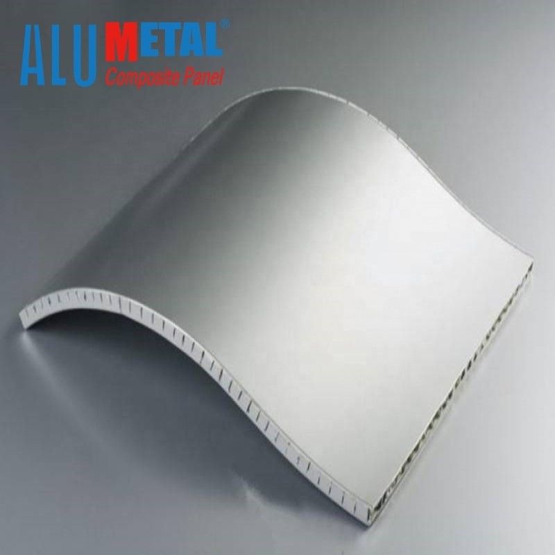 Les panneaux de mur en aluminium décoratifs remplis de mousse du nid d'abeilles 15mm plaquent 220x2440mm AA3003