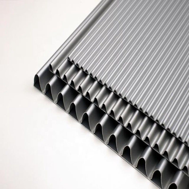 1500 x 4000 millimètres A2 franc ont ridé la toiture d'aluminium couvrent le panneau composé pour le LDPE de toit